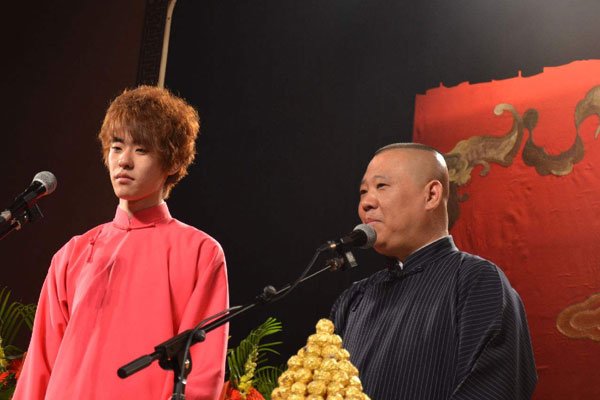 张云雷南京坠楼 同伴设计他住院几个月差点死掉