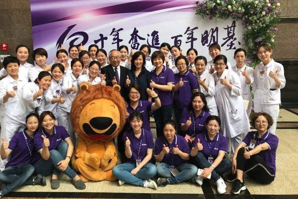 张云雷南京坠楼 同伴设计他住院几个月差点死掉