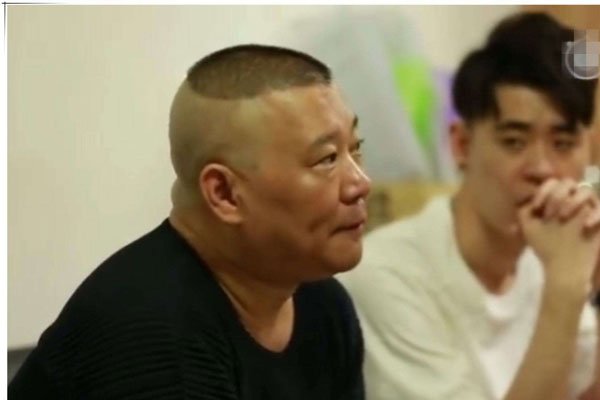 张云雷南京坠楼 同伴设计他住院几个月差点死掉