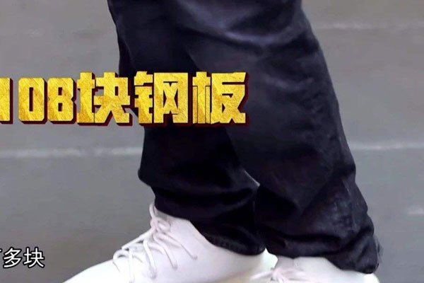张云雷南京坠楼 同伴设计他住院几个月差点死掉