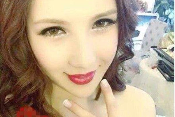 刘馨予是男的还是女的 那么丑的长相正常女人谁是这样的