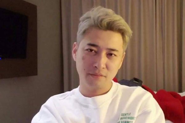 钱小佳怎么不播了 连警察都敢骂封他号活该