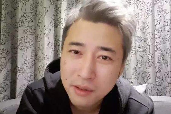 钱小佳怎么不播了 连警察都敢骂封他号活该