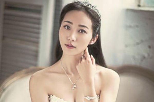 韩雪结婚了吗 传了多年有惊人背景隐婚也不算什么吧