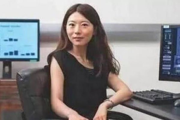 何碧玉现在的情况 真正的天才却选择了美国的怀抱