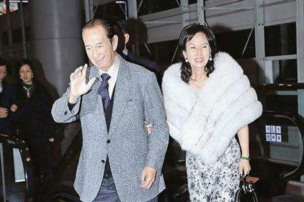 四太梁安琪很有手腕 能让78岁的赌王勃起的肯定有手段