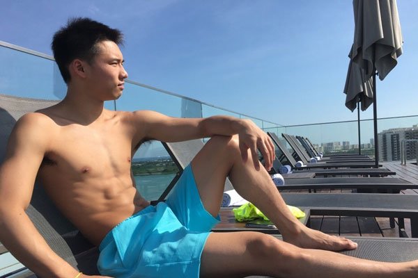 陈艾森凸起大包图片 姑娘们看了集体捂脸娇羞