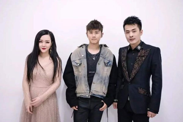 辛有志有多少个亿 怎么成名被人质疑怎么回事