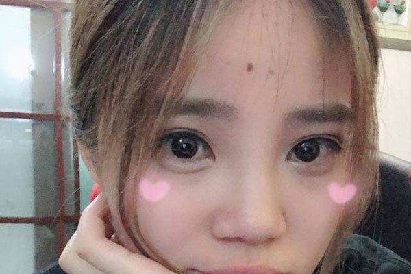 妃凌雪直播间为什么换人了 出现一个男人为了洗白黑历史