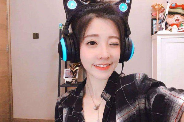 冯提莫为什么这么火 喜欢她的人到底为了什么