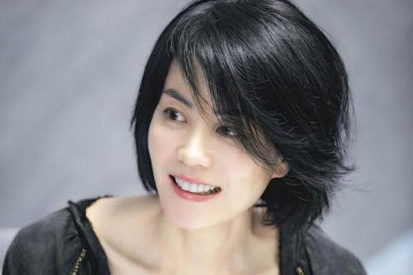 窦靖童承认出柜 这么有个性像妈妈