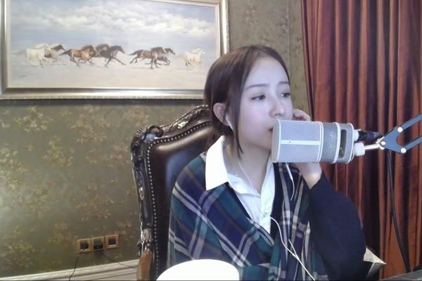 周二珂728多少分钟露球 斗鱼四美之一也开始打擦边球