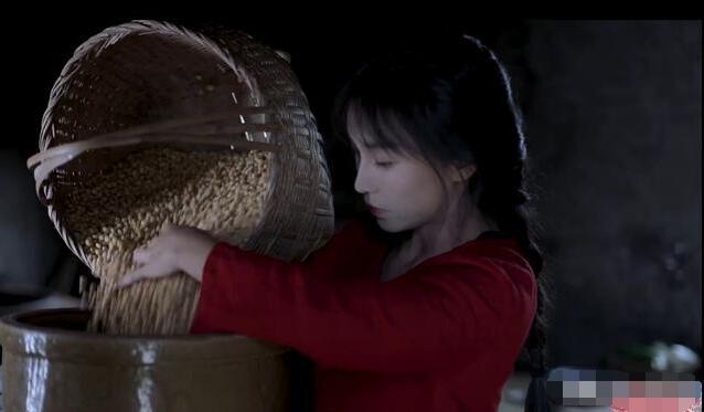 李子柒的果园有专业的团队在维护,要为拍摄视频提供场景?