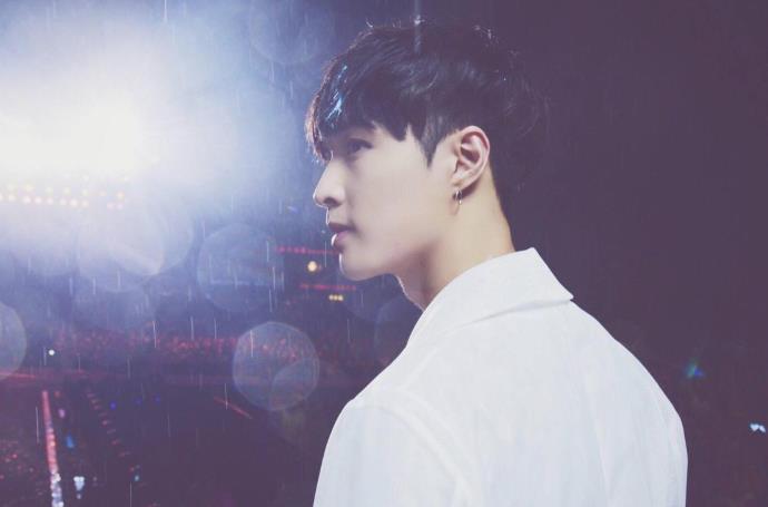 ӹϵ ֻһ˻EXO
