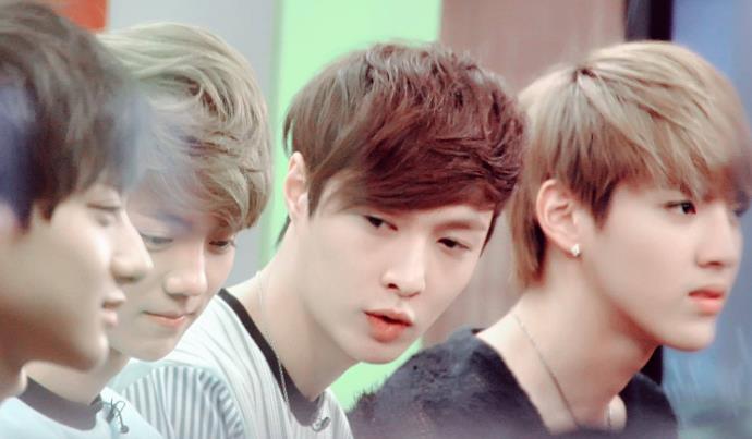 �������������ӹ�ϵ������ ֻ����һ�˻�����EXO