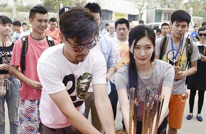 胡歌江疏影什么时候分手的 恋爱的时间并没有很长就分手了