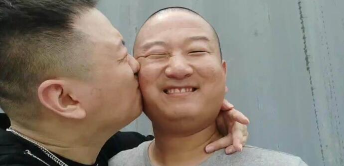 giao哥和药水哥恩怨事件 已经和解在镜头前合影留念
