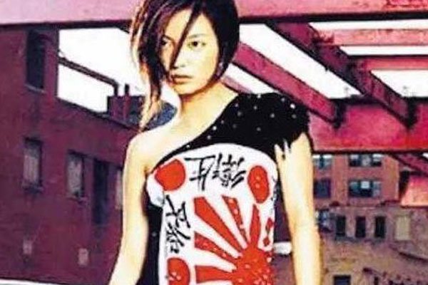 赵薇被泼事件图片 这件事其实是有内情的