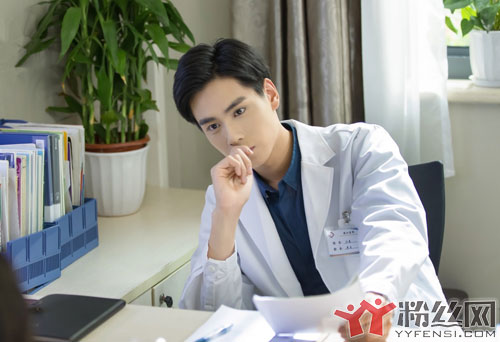 胡一天喜欢什么样的女生+择偶标准 被叫胡老师的原因曝光