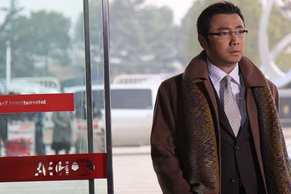 徐峥为什么是光头没头发 光头看惯了一有头发还认不出来