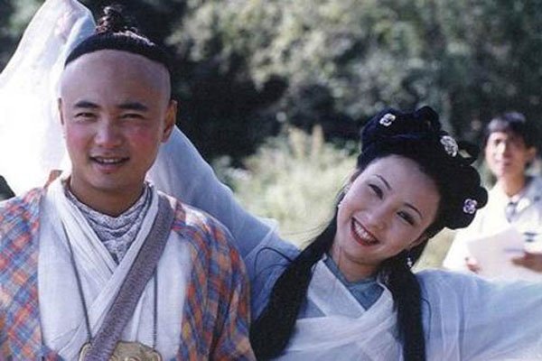 徐峥为什么是光头没头发 光头看惯了一有头发还认不出来