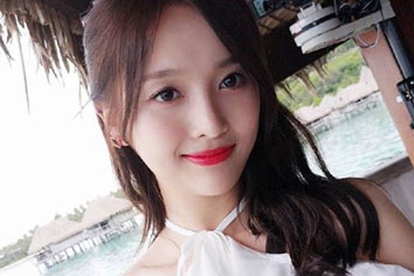 创造101吴宣仪与朱正廷拍吻戏 她的男朋友是朱正廷吗