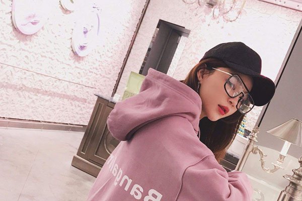 ѩ���Ϲ���˭ ��˼���ù��ļҾ����а�