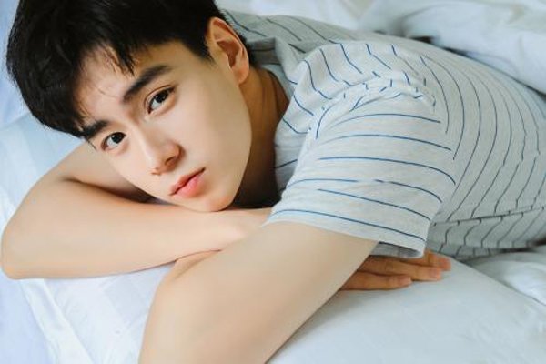 胡一天人设崩塌事件是真的吗 瞒着粉丝约炮还被发现