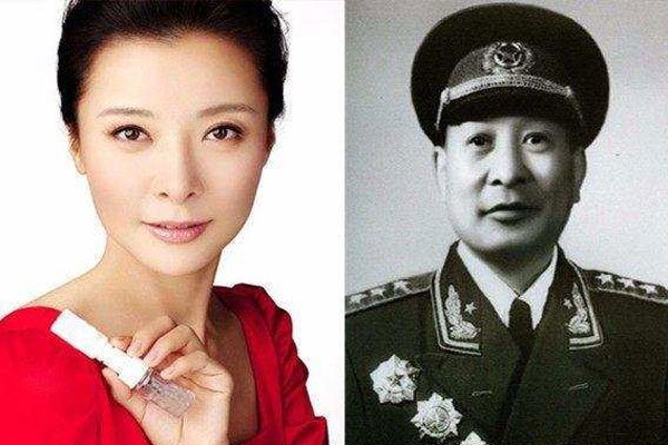 柯蓝的家世到底有多强大 爷爷是谁来头这么大