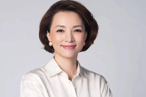 董卿的书哪本写得最好 借助她卖书确实有效果