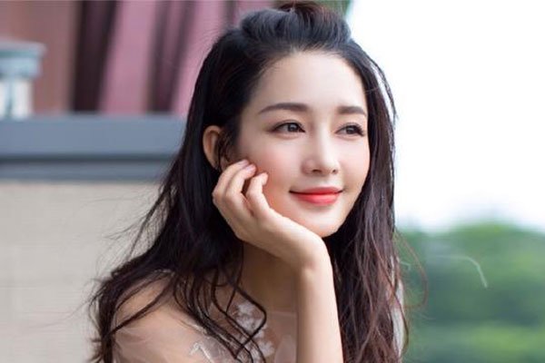 肖战李沁微博取关 又是个配一脸李沁绯闻男星有多少