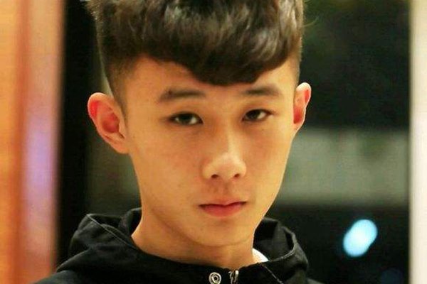 变形计赵力山上摔死了,节目停播 变形记突然停播原因让人怀疑