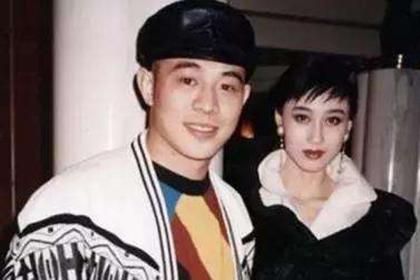 多人少人爱过利智 那么多人只有李连杰为她抛家弃子