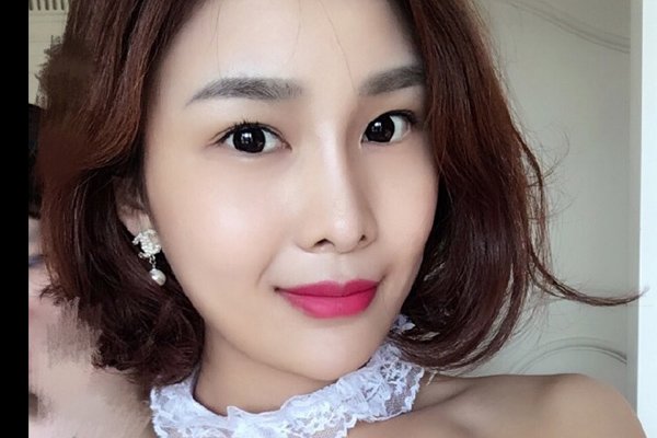闫盼盼单手解内扣还给看视频 性感写真都是不要脸而已