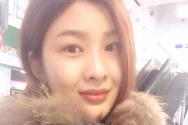 闫盼盼单手解内扣还给看视频 性感写真都是不要脸而已