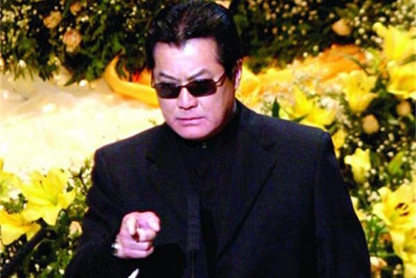 邓光荣和洪金宝谁厉害 势力大就随便招谁惹谁吗