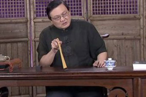 梁宏达近况最新消息 老梁言多必失难免有口误或则不当之处