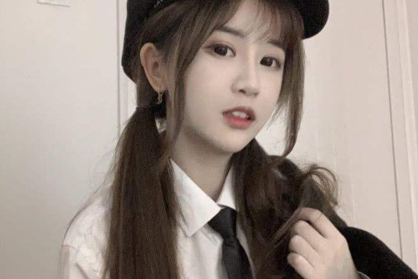 杨清柠的一血是谁破的 用勺子挖处图片怎么回事