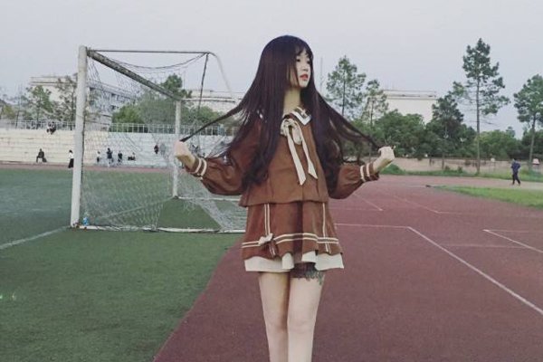 杨清柠的一血是谁破的 用勺子挖处图片怎么回事