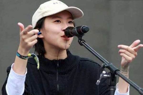 窦靖童周迅公布恋情怎么回事 错着辈分关系好还能传绯闻真离谱