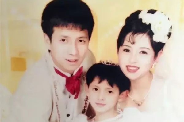 张予曦整容网红前照片对比 外貌争议原因是不是整容呀