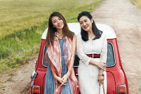郑恺父母资料简介 前女友程晓玥母亲过世