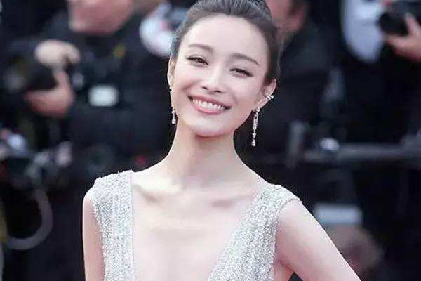 倪妮的三天三夜一晚8次是真的吗 托乳门照片身材为什么这么好
