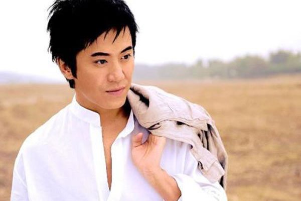 杨钰莹毛宁哭着唱心雨 歌坛老将重逢时的珍贵一刻