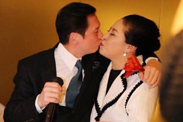 向华强老婆历届女友 黑社会背景逼得多少女星被迫妥协