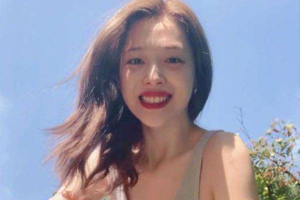 崔雪莉和金秀贤演的什么电影 放飞ins照片事件好难为情