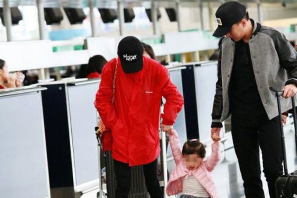 刘恺威机场暴打杨幂 婚后一直吸血软饭男难怪守不住婚姻