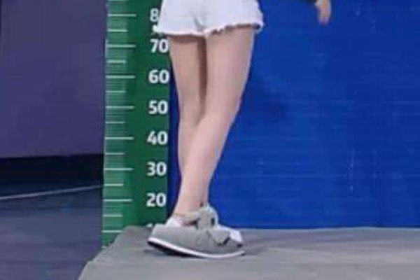 鞠婧祎吴昕身高对比照 鞠个子只有153非得说自己159
