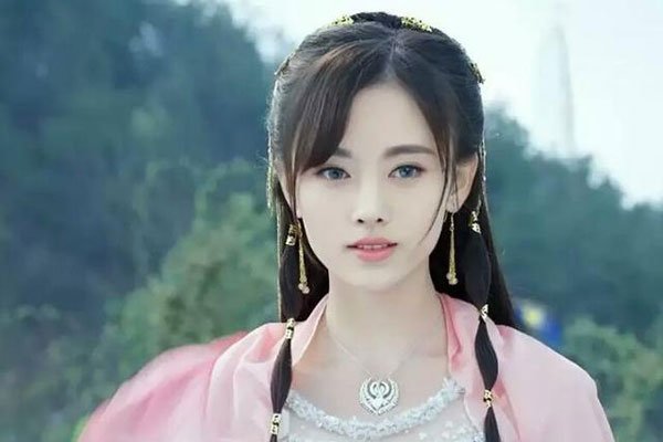 鞠婧祎吴昕身高对比照 鞠个子只有153非得说自己159