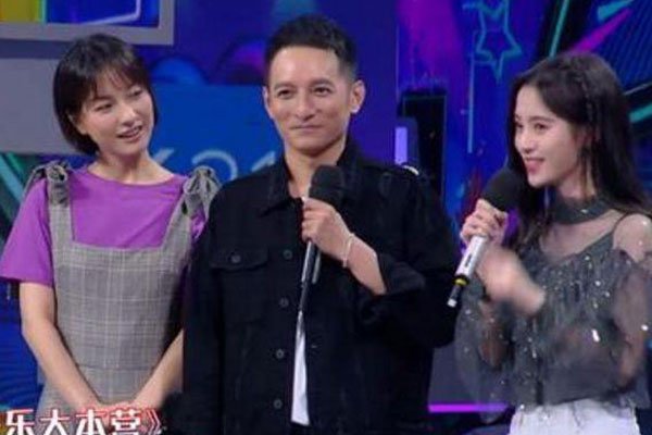 鞠婧祎吴昕身高对比照 鞠个子只有153非得说自己159